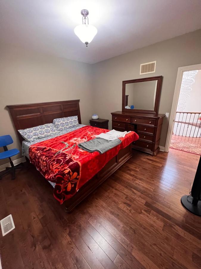 Spacious Detached In Brampton Exterior photo