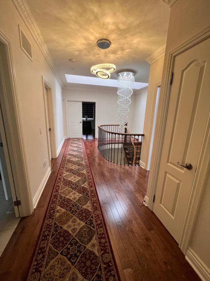 Spacious Detached In Brampton Exterior photo